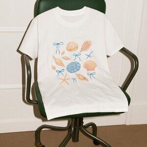 Coastal Shell Coquette Bow Unisex Washed Shirt